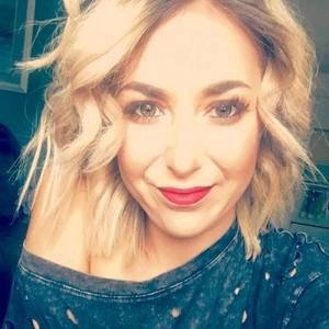 Meet your Posher, Courtney